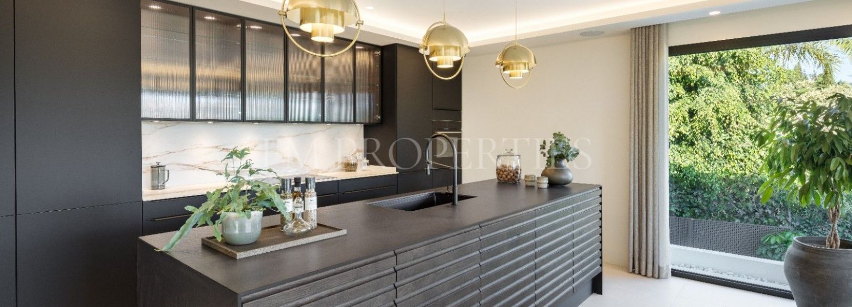 Villa  in Las Brisas, Nueva Andalucia, Marbella