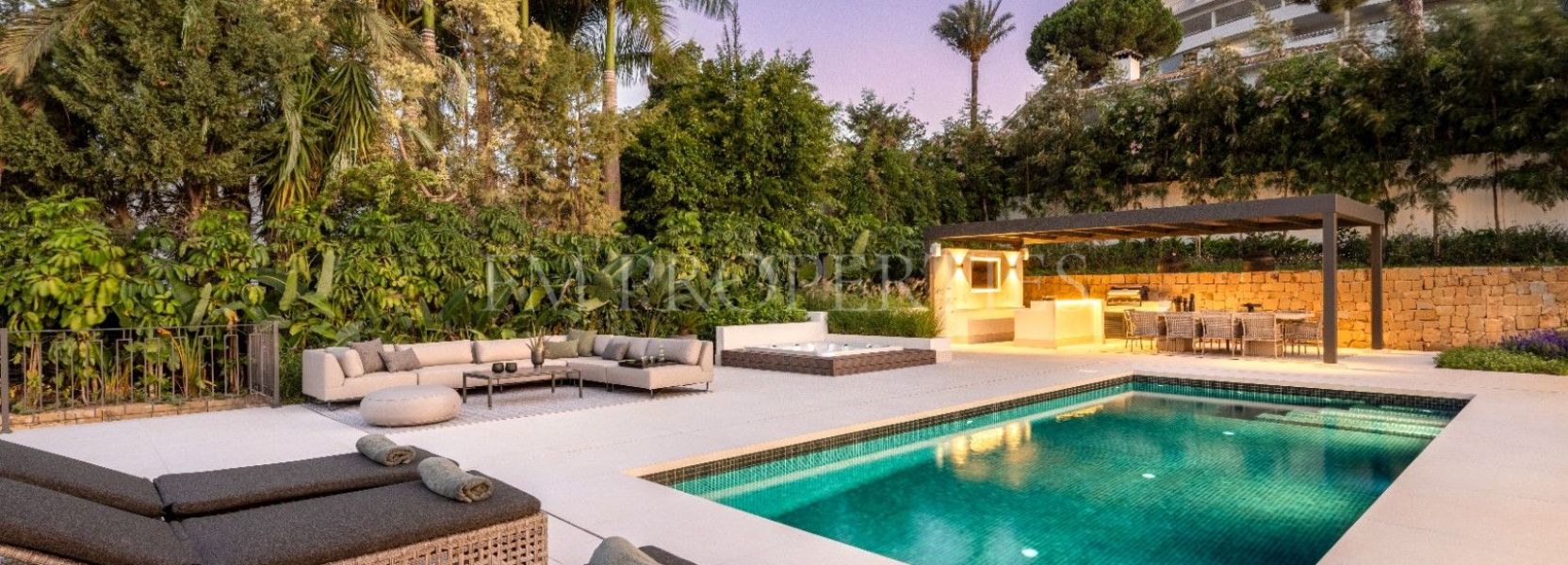 Villa  in Las Brisas, Nueva Andalucia, Marbella