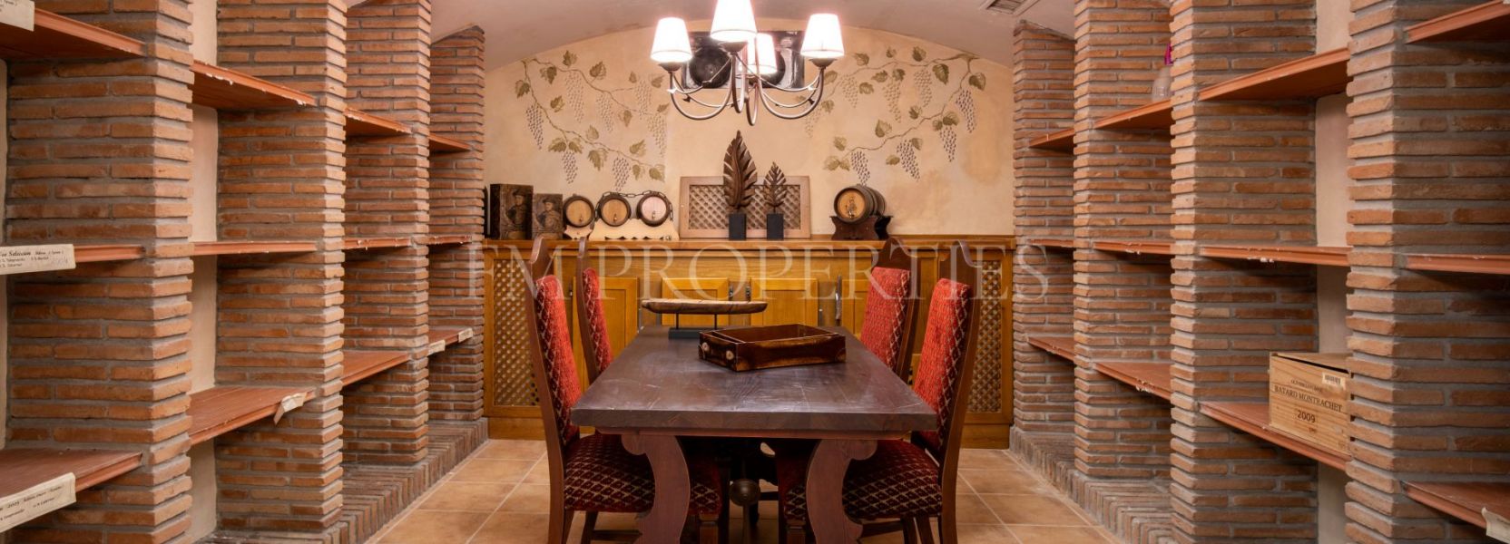 Villa  in Altos Reales, Marbella Goldene Meile, Marbella