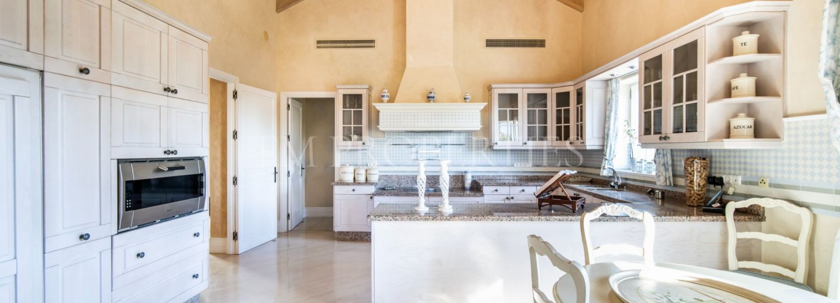 Villa  in Altos Reales, Marbella Goldene Meile, Marbella