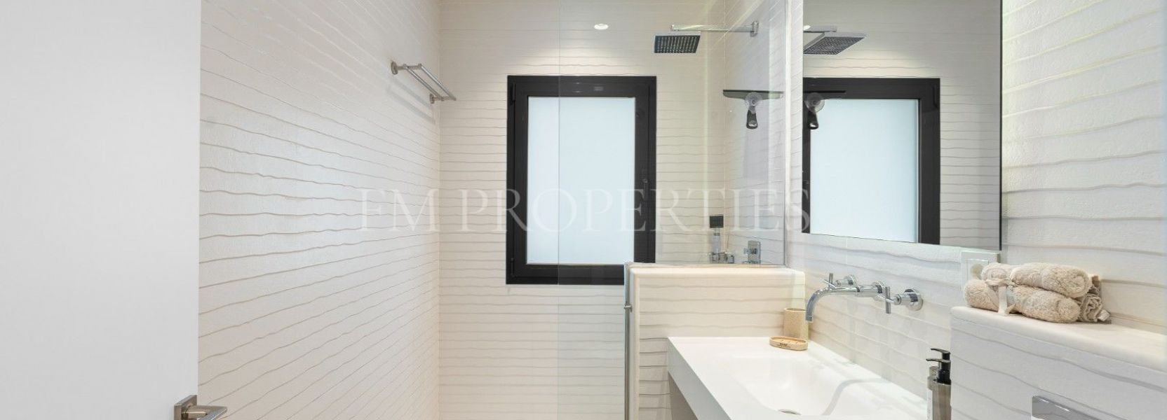 Villa  en El Herrojo, Benahavis