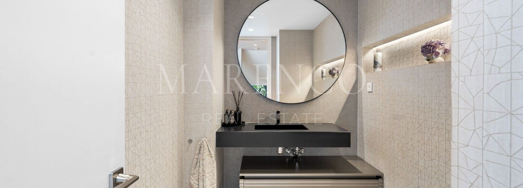 Villa  in El Herrojo, Benahavis