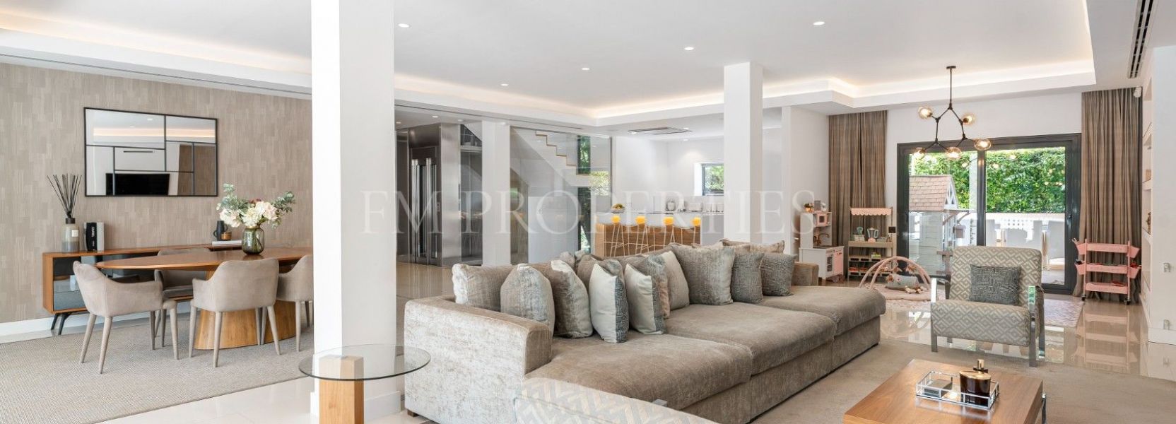 Villa  en El Herrojo, Benahavis