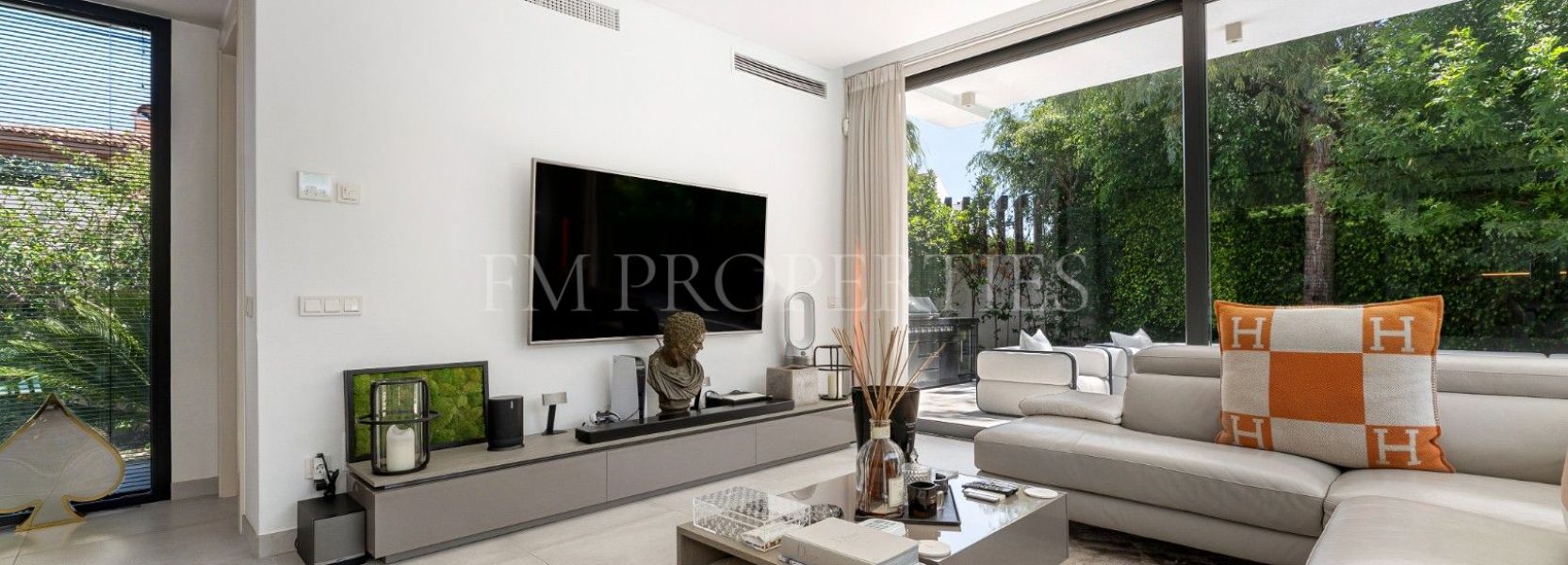 Villa  in Arboleda, Estepona Ost, Estepona