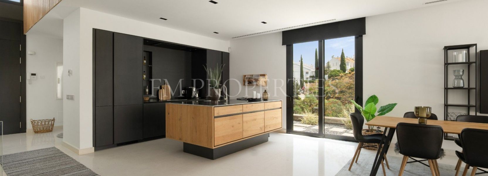 Villa Pareada  en Cabopino, Marbella Este, Marbella