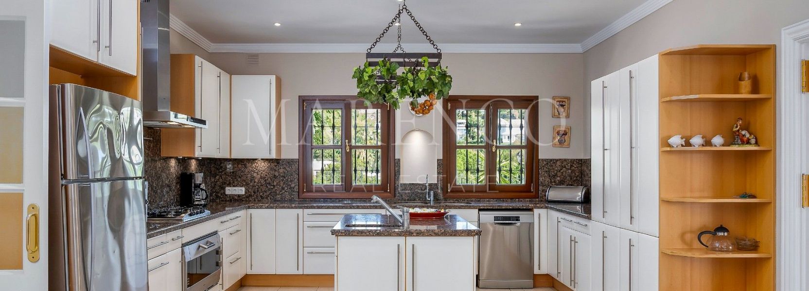 Villa  in Cancelada, Estepona Oost, Estepona