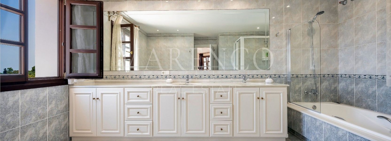 Villa  in Cancelada, Estepona Oost, Estepona