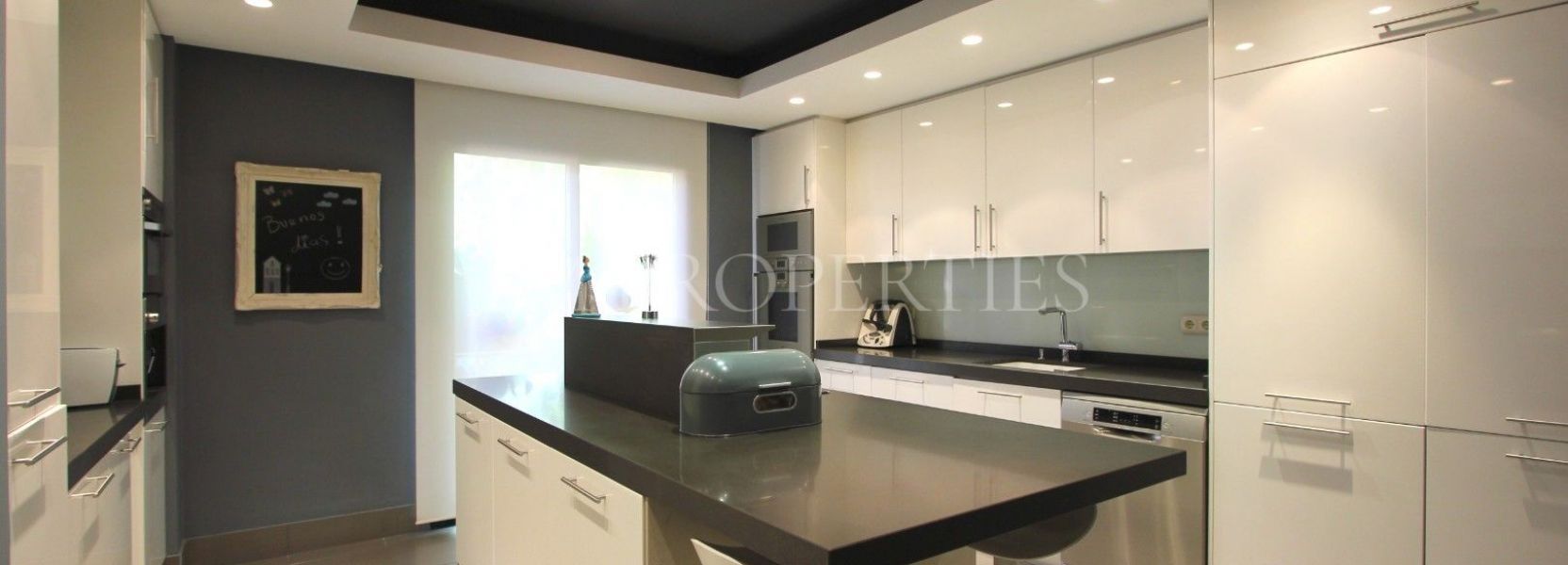Atico Duplex  en Monte Halcones, Benahavis