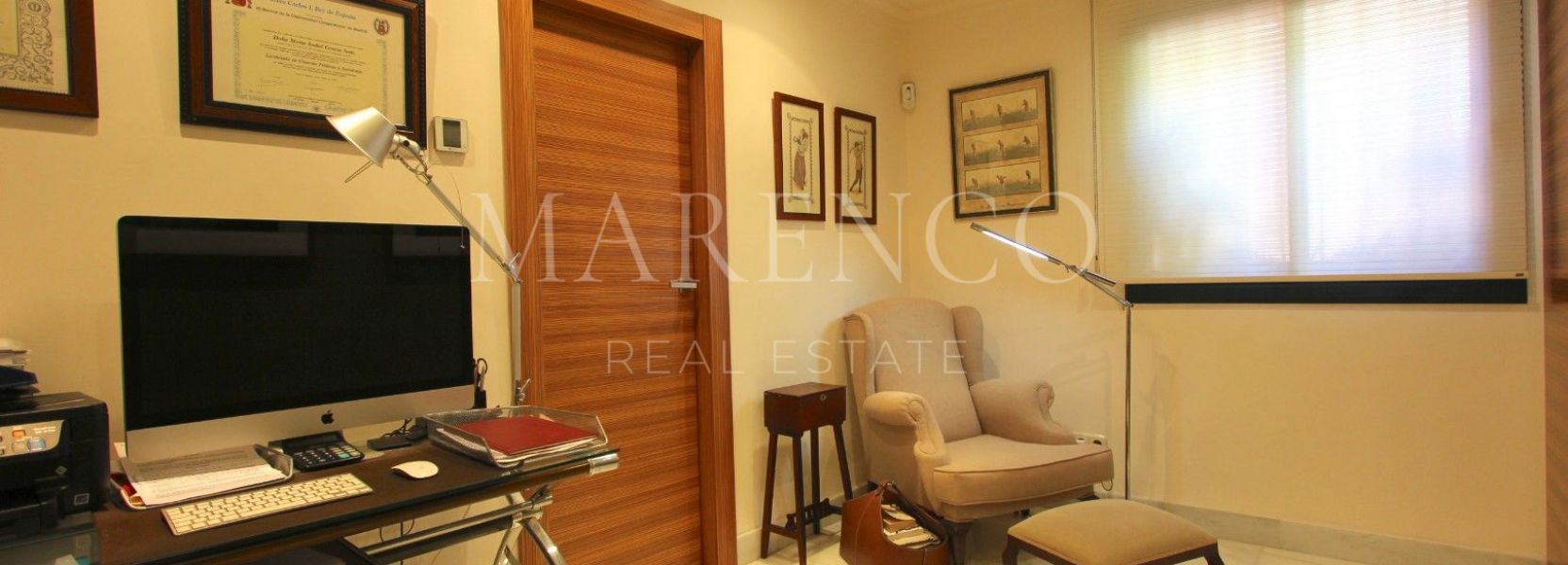 Zweistöckiges Penthouse  in Monte Halcones, Benahavis