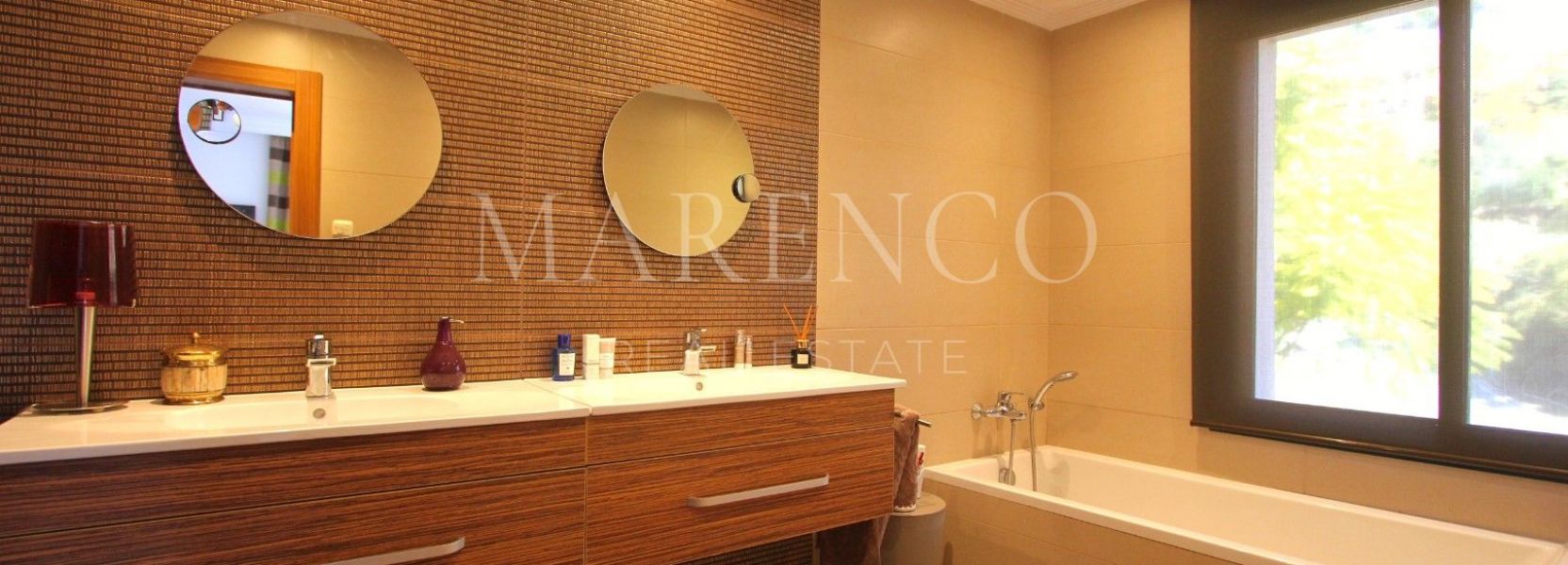 Zweistöckiges Penthouse  in Monte Halcones, Benahavis