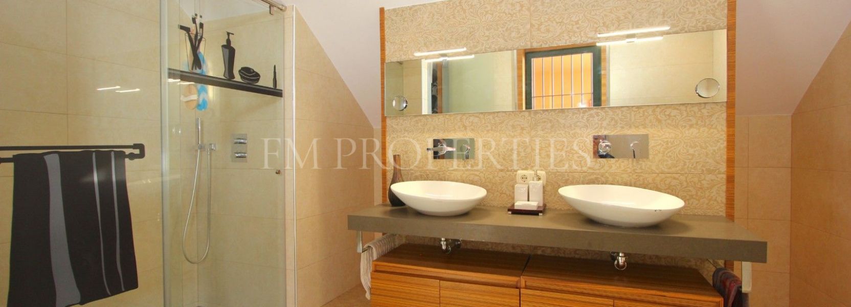 Atico Duplex  en Monte Halcones, Benahavis