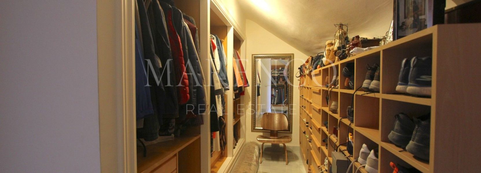 Zweistöckiges Penthouse  in Monte Halcones, Benahavis