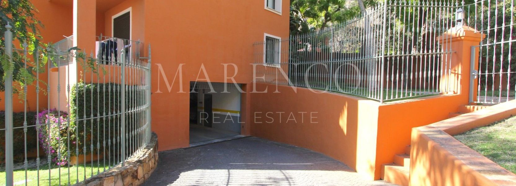 Zweistöckiges Penthouse  in Monte Halcones, Benahavis