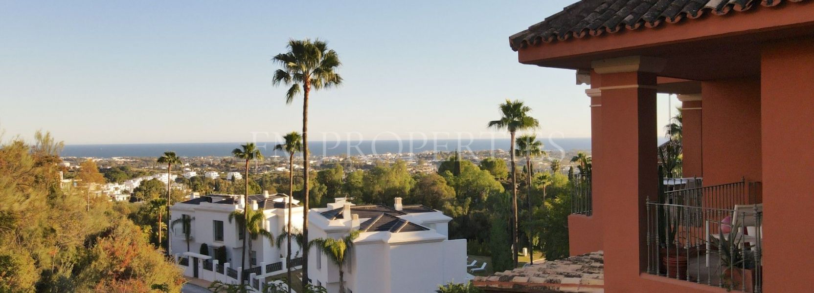 Atico Duplex  en Monte Halcones, Benahavis