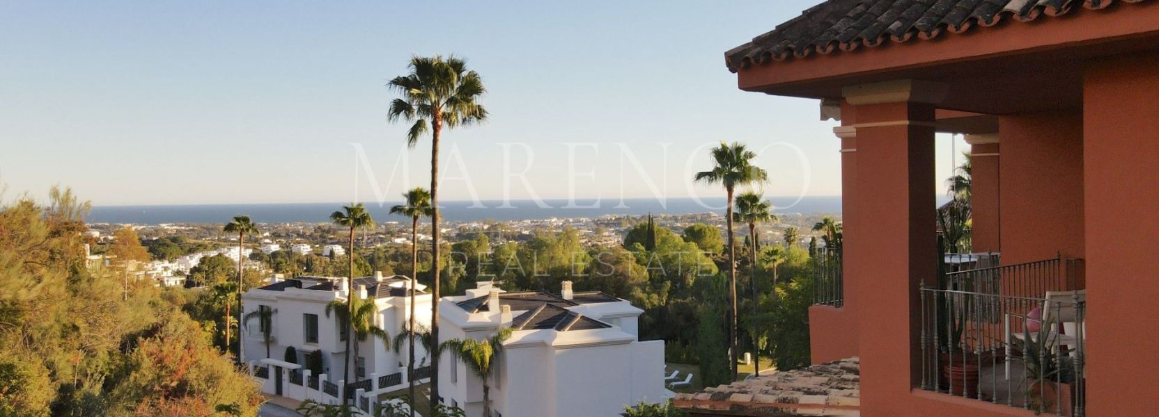 Zweistöckiges Penthouse  in Monte Halcones, Benahavis