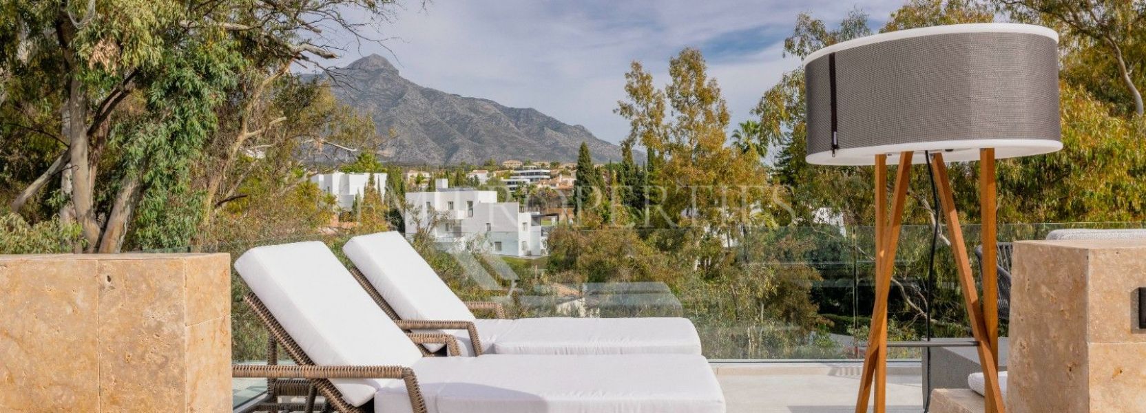 Villa  in La Cerquilla, Nueva Andalucia, Marbella
