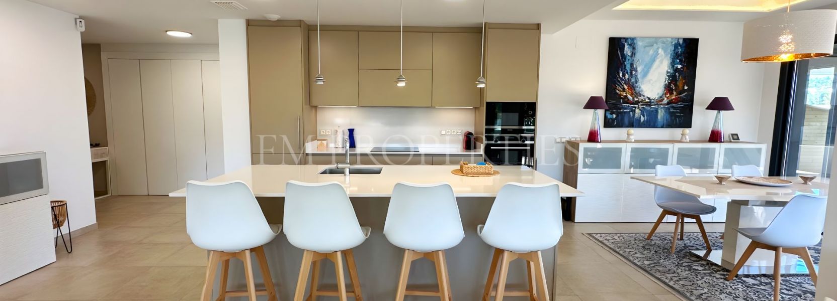 Apartamento  en El Campanario Hills, Estepona Este, Estepona