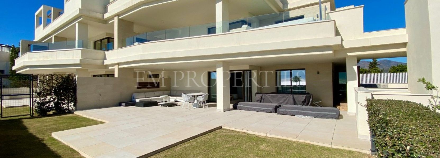 Appartement begane grond  in Estepona Oost, Estepona