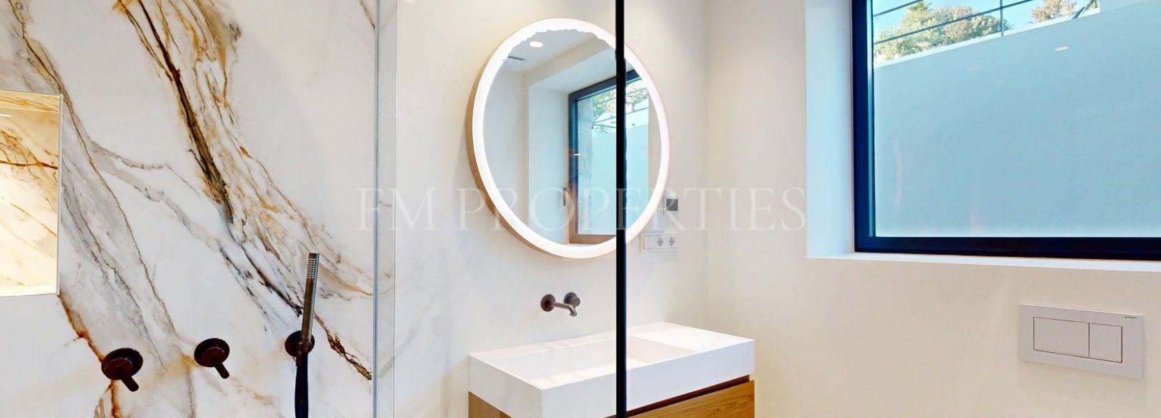 Villa  in El Rosario, Marbella Oost, Marbella