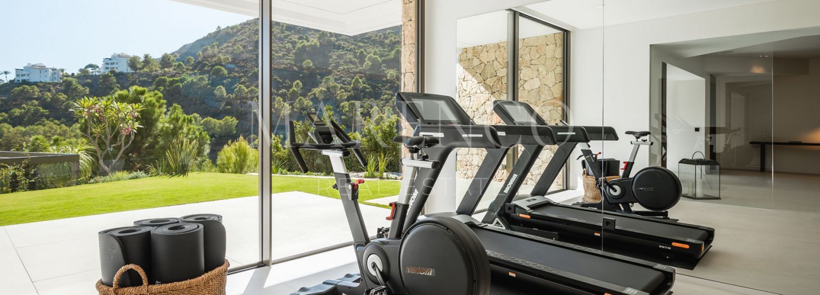 Villa  in Lomas de La Quinta, Benahavis