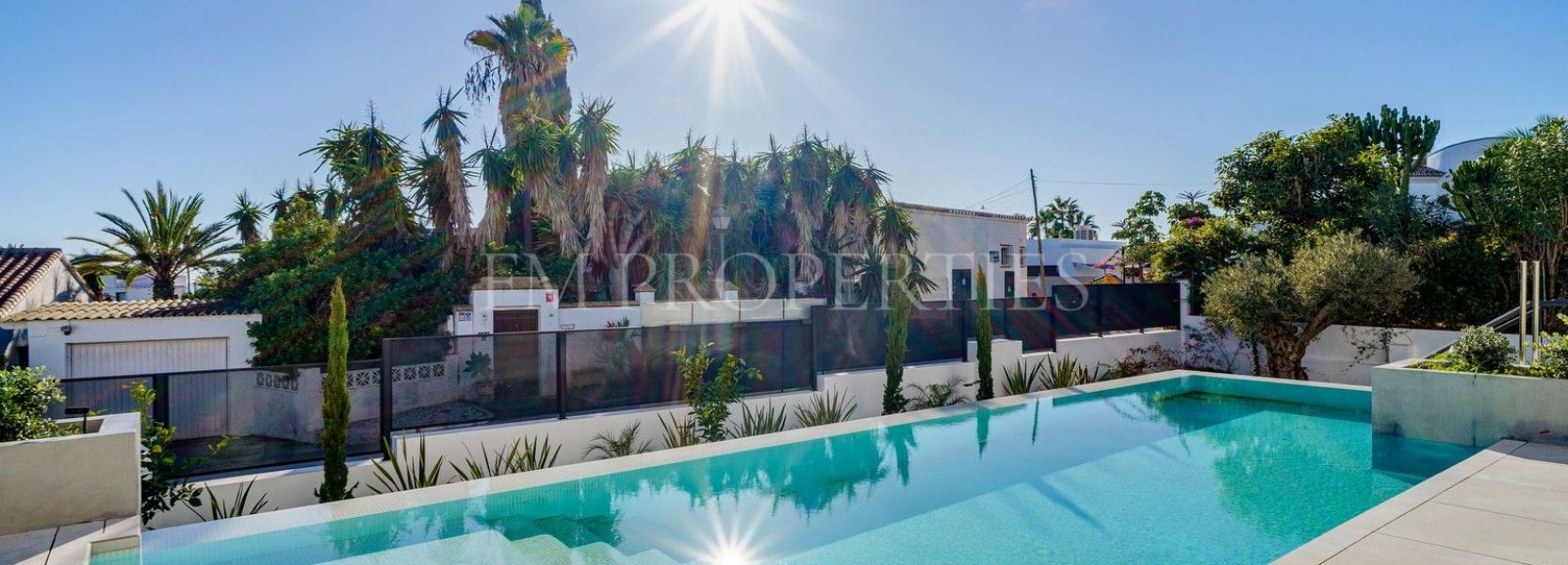 Villa  in Marbesa, Marbella Oost, Marbella