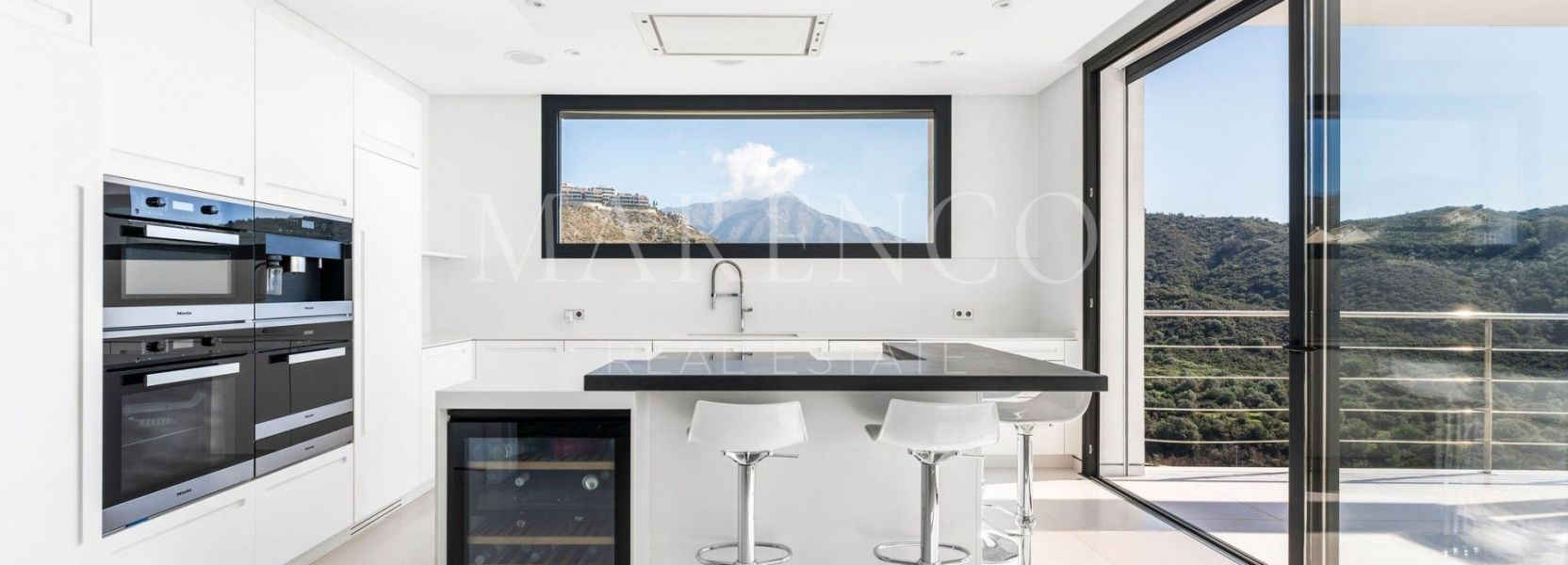 Villa  in Lomas de La Quinta, Benahavis