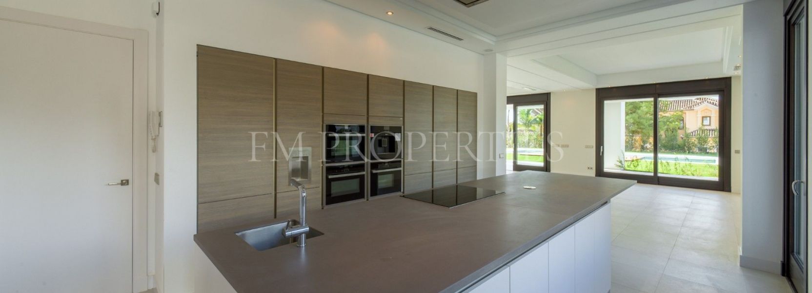 Villa  in Sierra Blanca, Marbella Golden Mile, Marbella