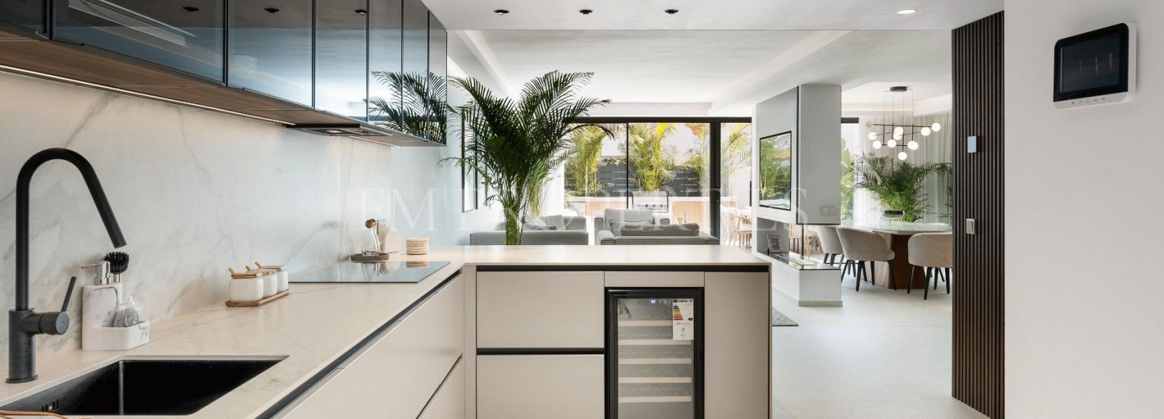 Geschakeld huis  in Marbellamar, Marbella Golden Mile, Marbella
