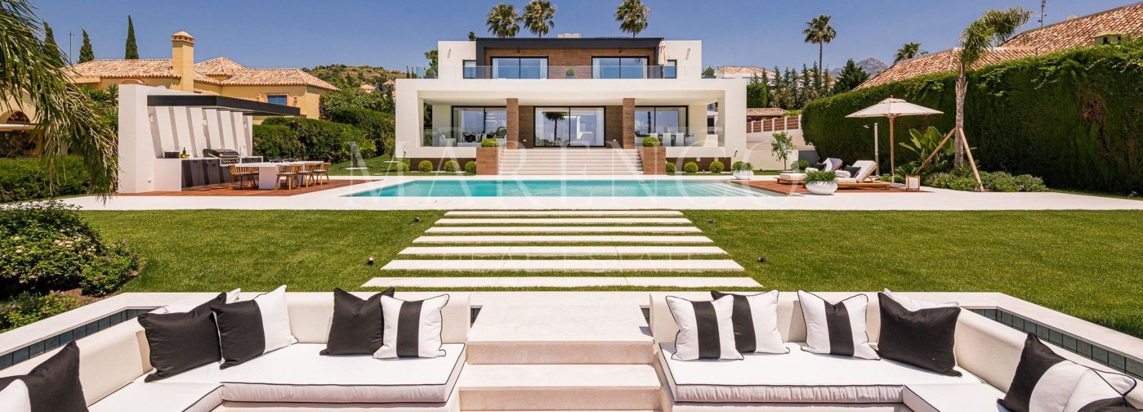 Villa  in Los Naranjos, Nueva Andalucia, Marbella