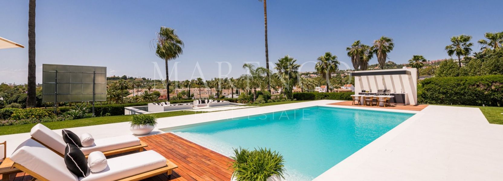 Villa  in Los Naranjos, Nueva Andalucia, Marbella