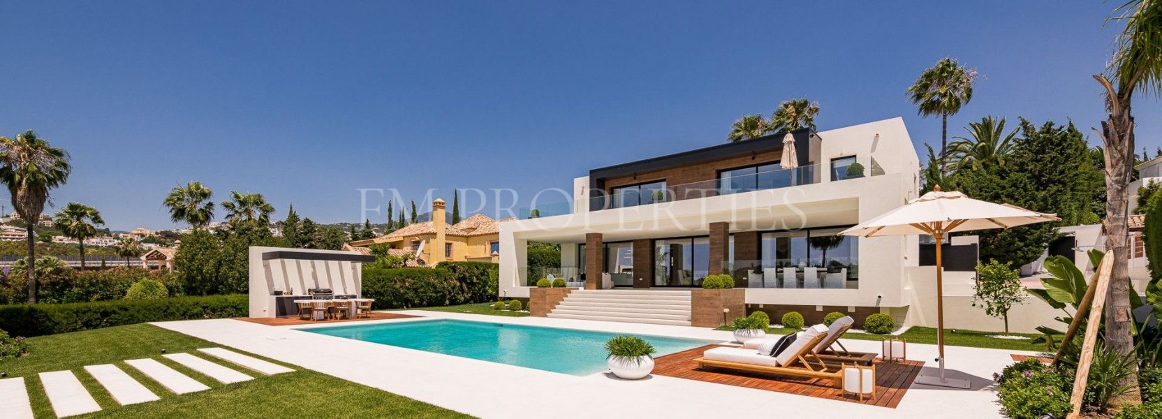 Villa  in Los Naranjos, Nueva Andalucia, Marbella