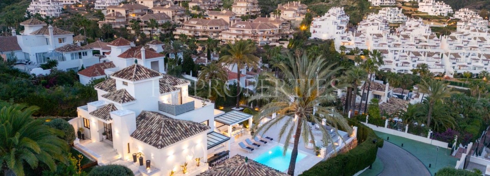 Villa  à Los Naranjos Hills, Nueva Andalucia, Marbella