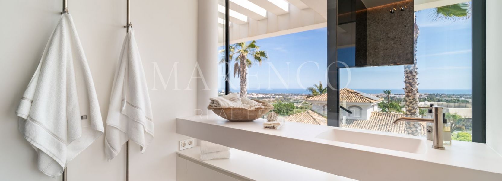 Villa  in El Herrojo, Benahavis