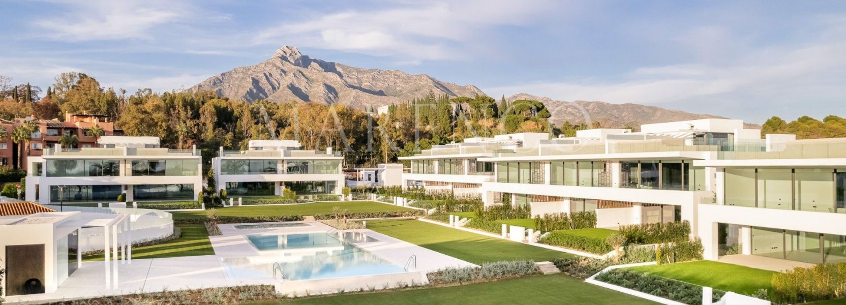 Half Vrijstaande Villa in Marbella Golden Mile, Marbella