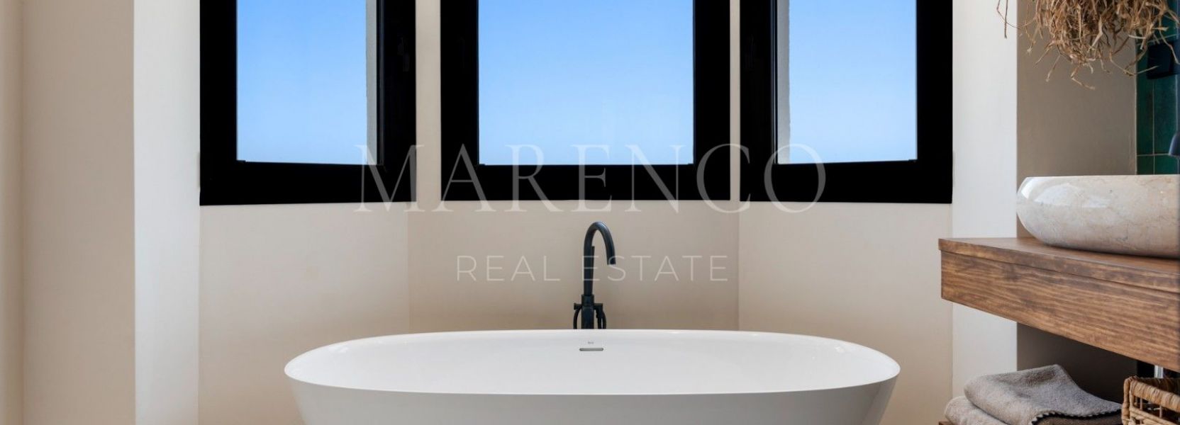 Villa  en El Paraiso, Estepona Este, Estepona