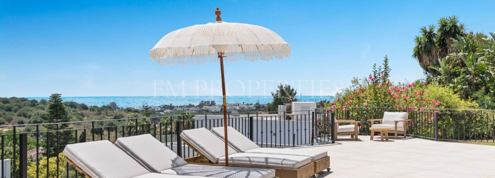Villa  in El Paraiso, Estepona East, Estepona