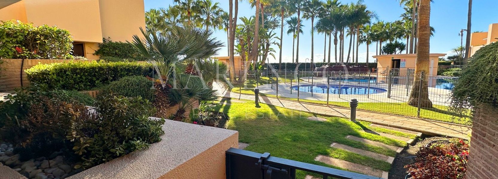 Apartamento Planta Baja  en Bahia de la Plata, Estepona Este, Estepona