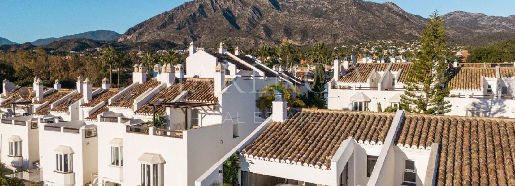 Geschakeld huis  in Altos de Puente Romano, Marbella Golden Mile, Marbella