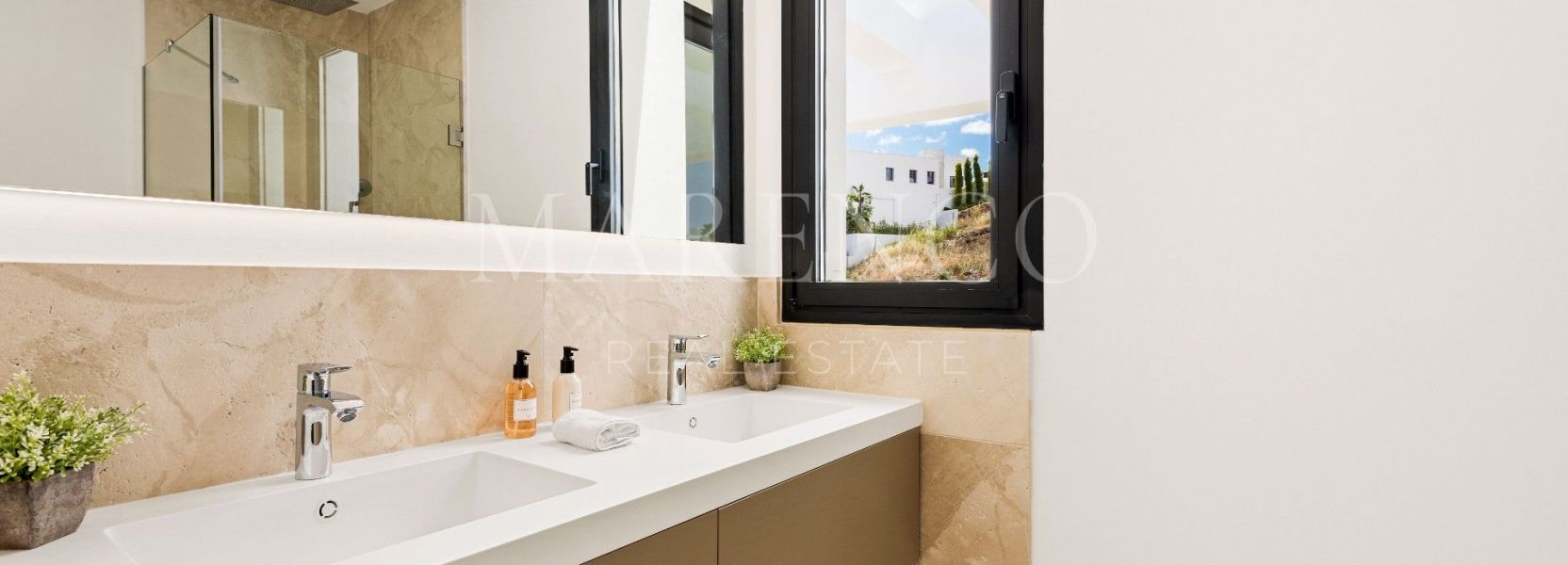 Villa  in La Alqueria, Benahavis