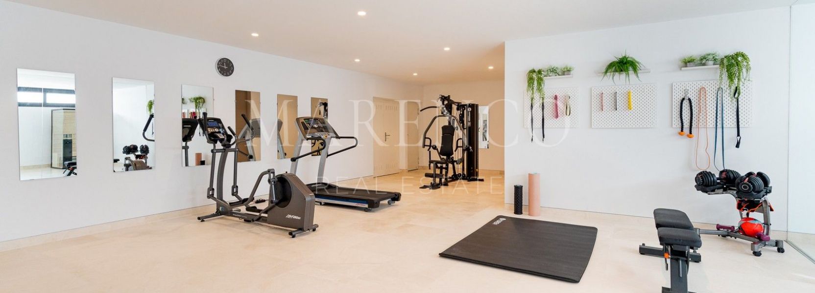 Villa  in La Alqueria, Benahavis