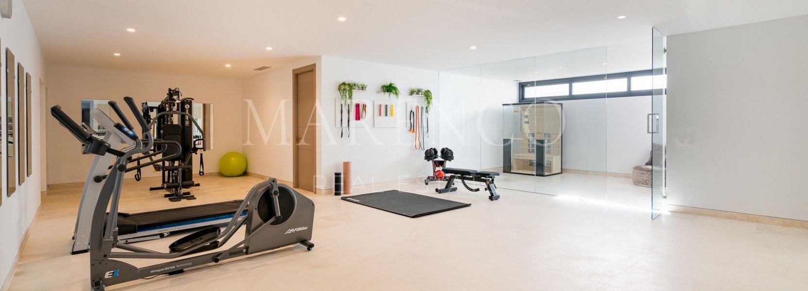 Villa  in La Alqueria, Benahavis