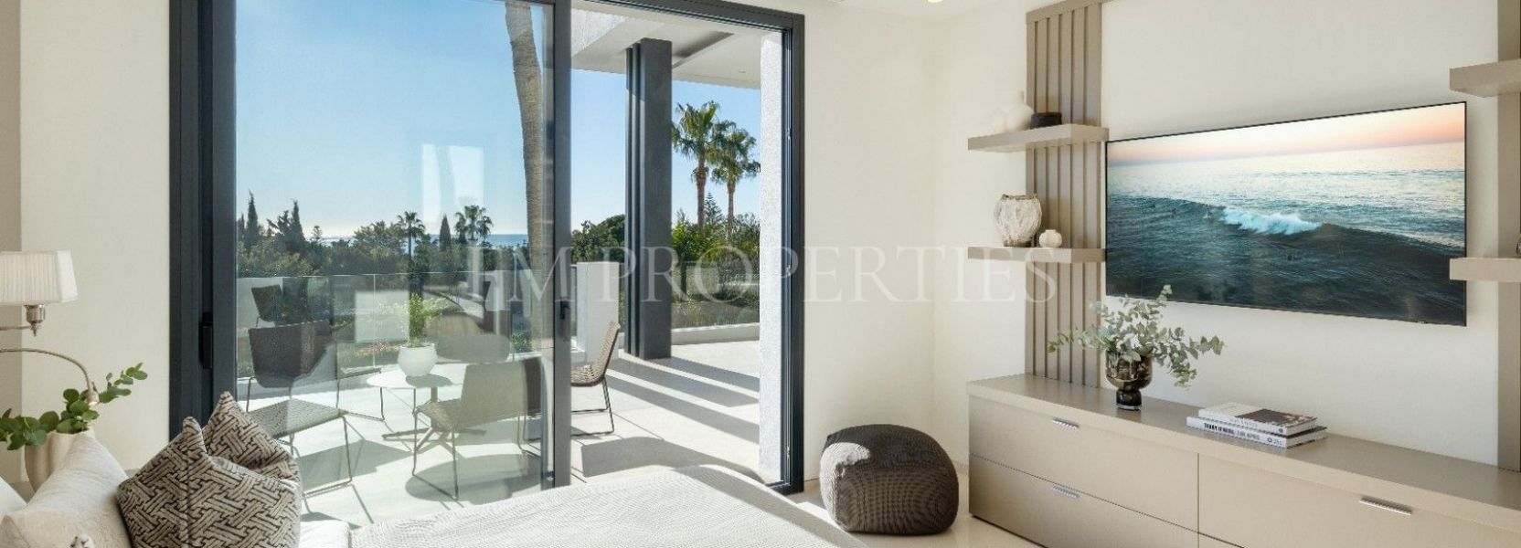 Villa  in Altos de Puente Romano, Marbella Golden Mile, Marbella