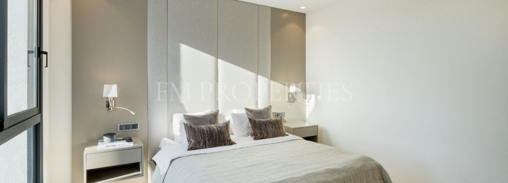 Villa  in Altos de Puente Romano, Marbella Golden Mile, Marbella