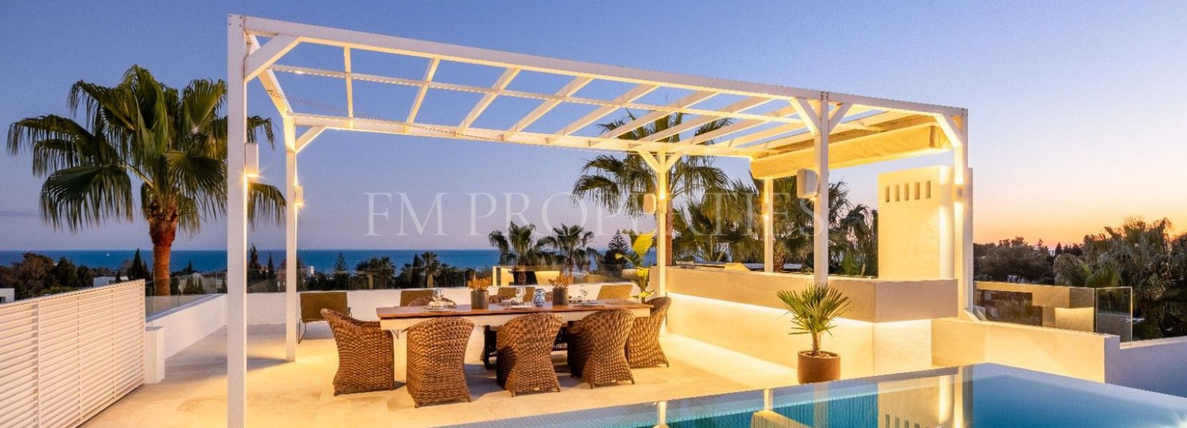 Villa  in Altos de Puente Romano, Marbella Golden Mile, Marbella