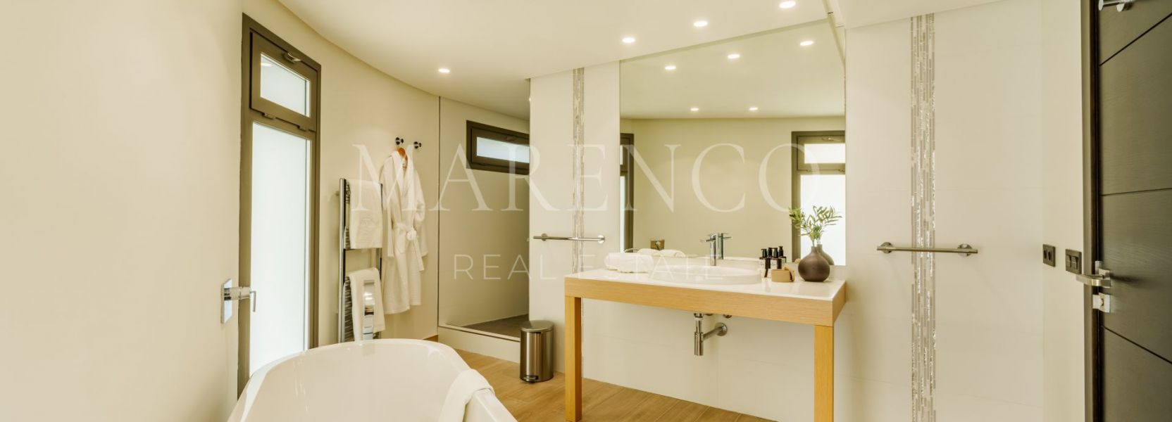 Villa  in La Cerquilla, Nueva Andalucia, Marbella