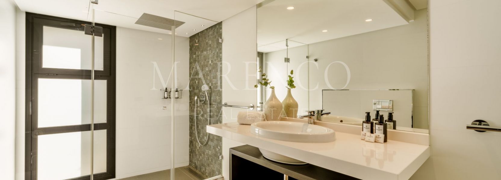 Villa  in La Cerquilla, Nueva Andalucia, Marbella