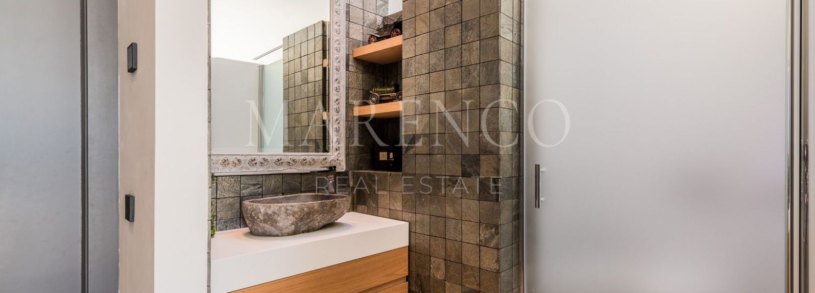 Villa  in Lomas del Virrey, Marbella Golden Mile, Marbella