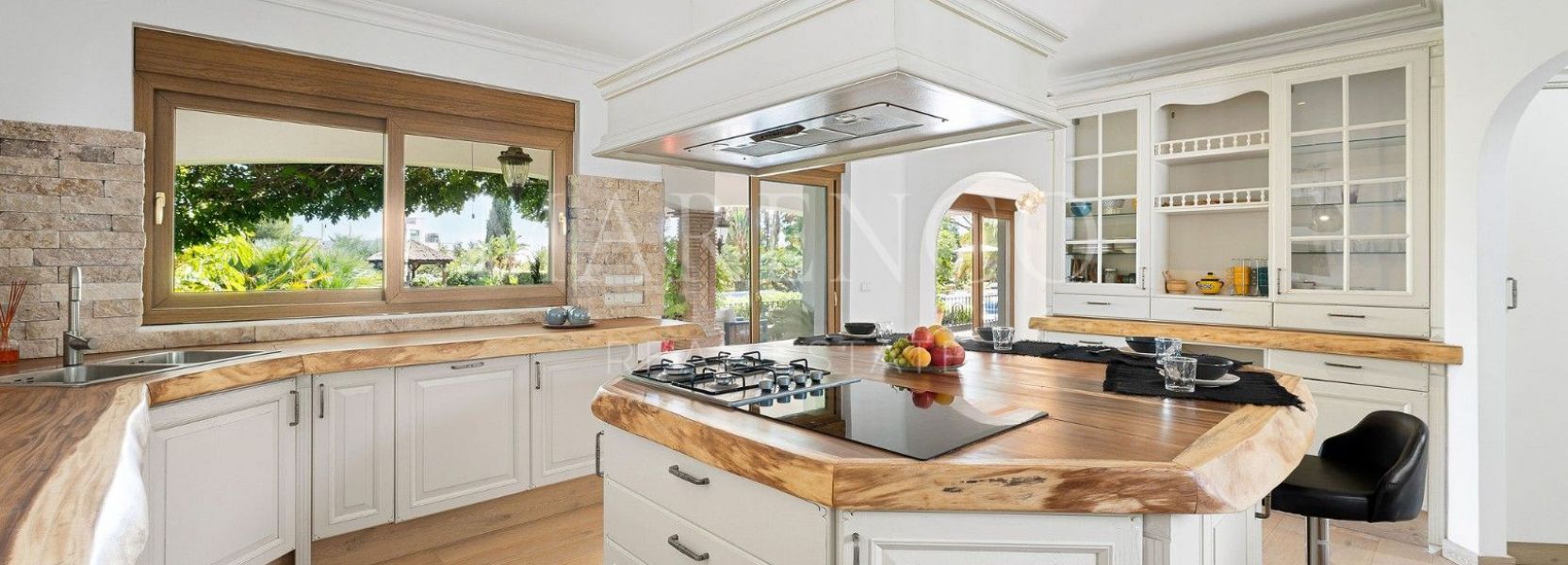 Villa  in El Paraiso, Estepona Ost, Estepona