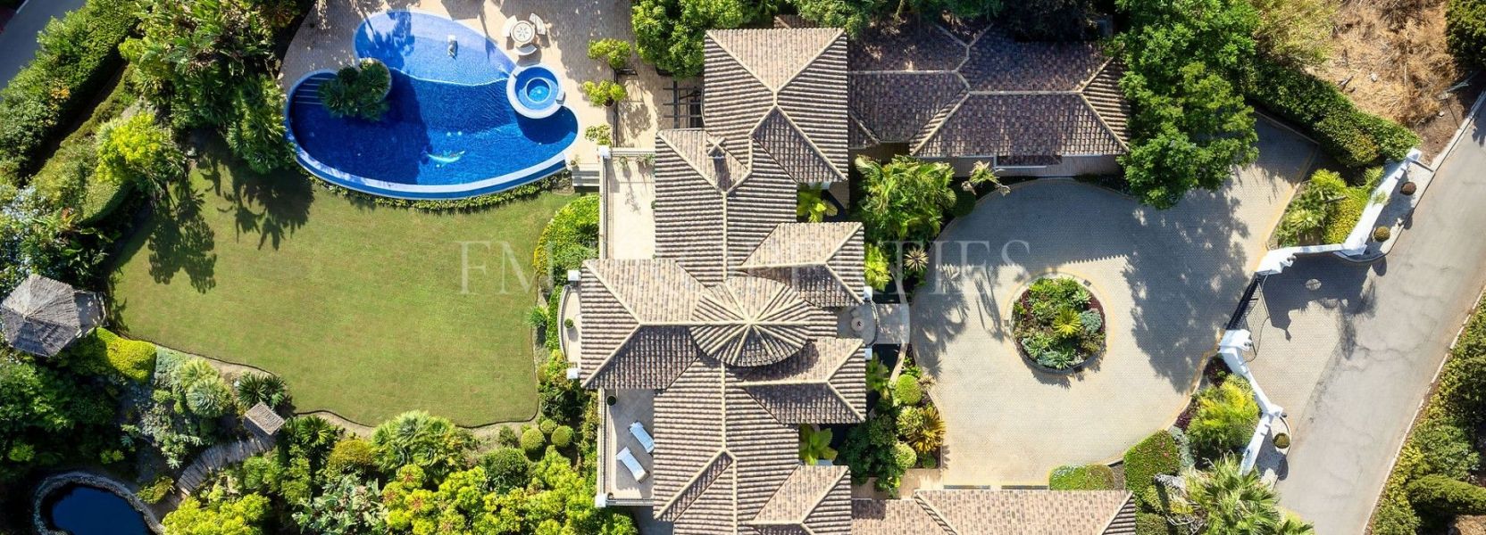 Villa  in El Paraiso, Estepona East, Estepona