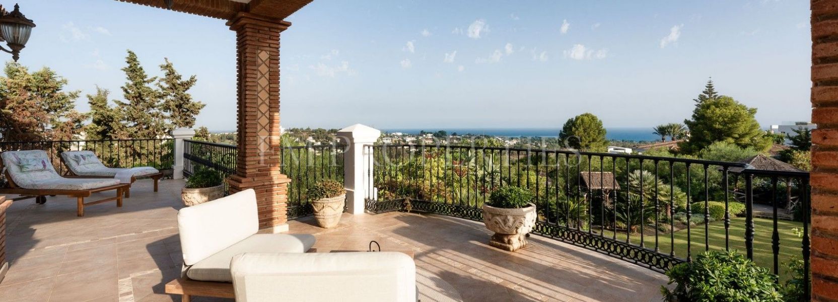 Villa  in El Paraiso, Estepona East, Estepona